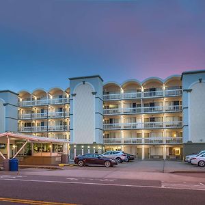 Royal Clipper Inn & Suites